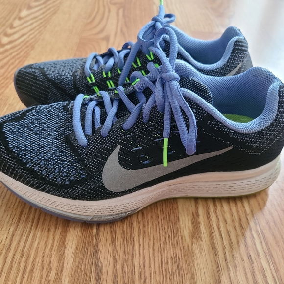 Nike Shoes - Women's Nike Air Zoom Structure 18 Sneakers